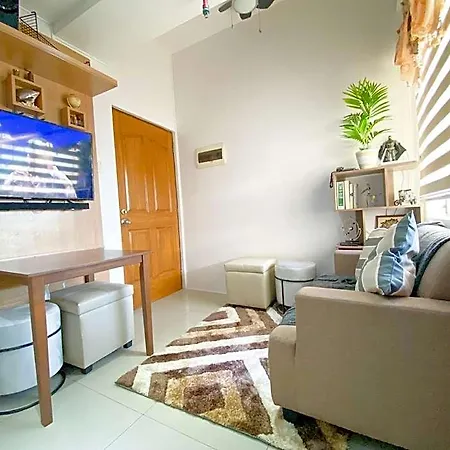 Comfy Condo Near Ayala & It Park